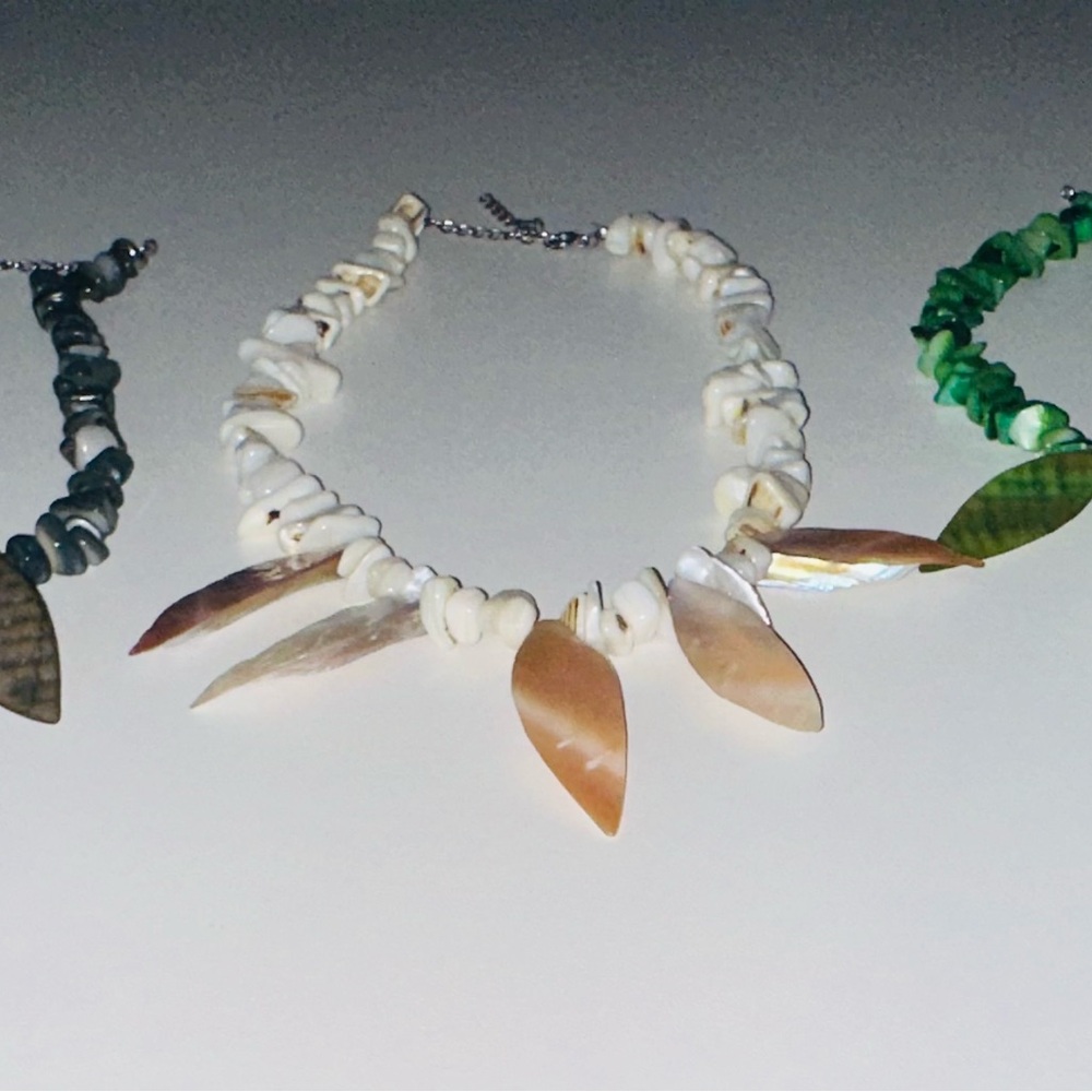 Natural Shell & Stone Leaf Necklace Set – 3 Pieces – Boho Style